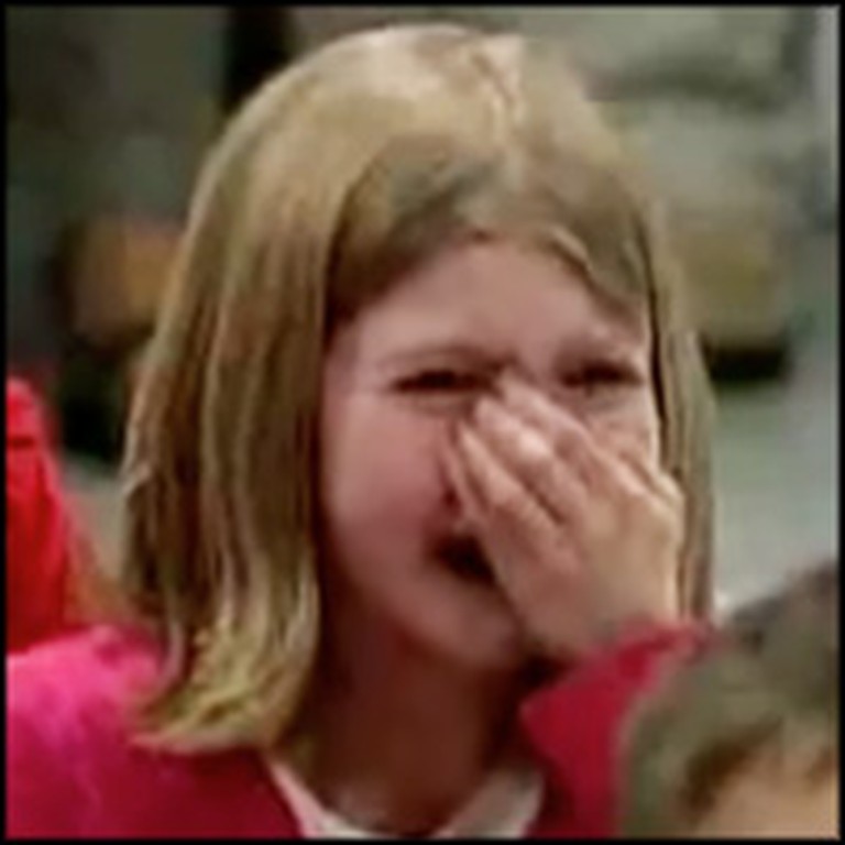 Little Girl's Heart-melting Reaction to Soldier Daddy's Surprise Homecoming