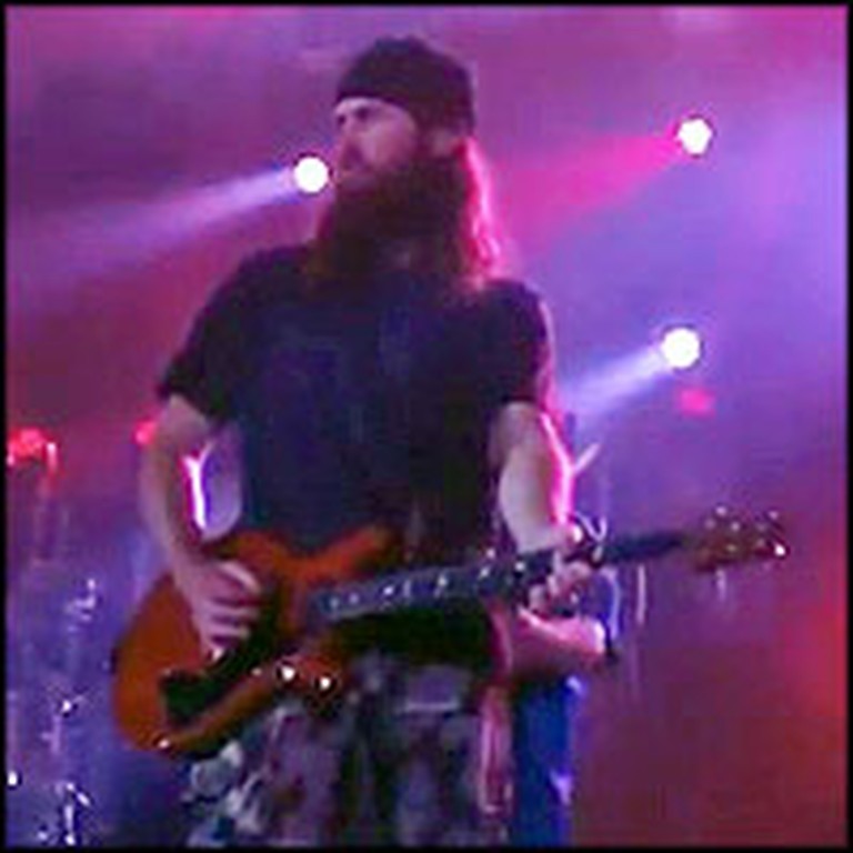 Duck Dynasty Family Rocks Out With Third Day Onstage