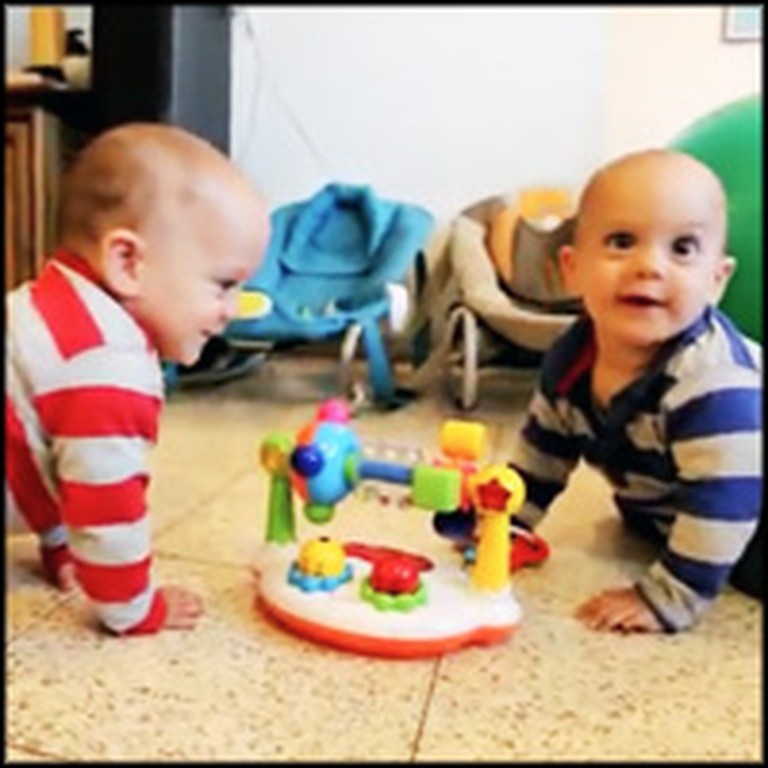 Twin Babies Have a Blast Dancing to Music
