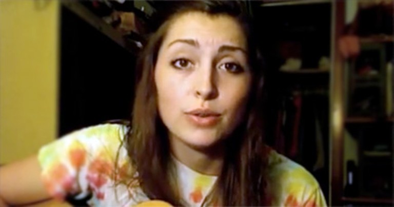 Young Christian Beautifully Worships the Lord in Her Dorm Room - It's So Wonderful