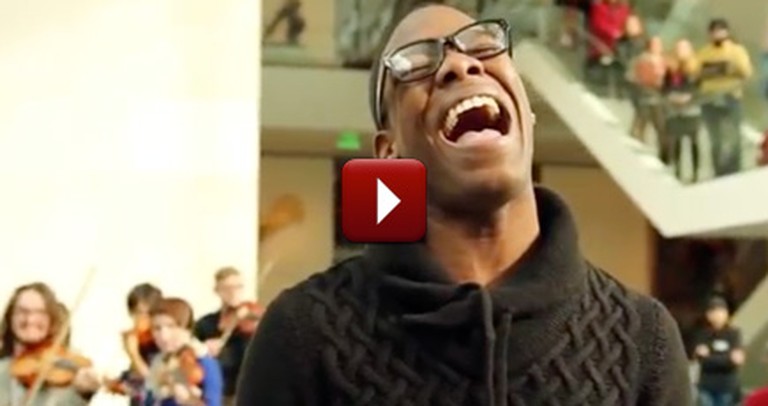 A Museum Full of People Were Surprised With This Gift of Song