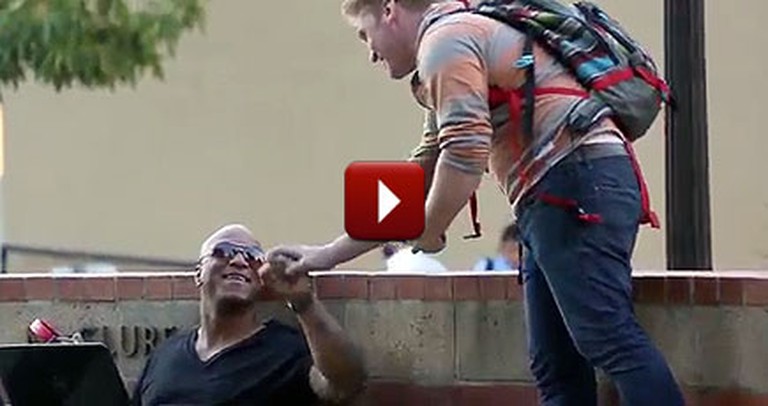 2 People Spread Love to Strangers by Doing Something You'd Never Think Of