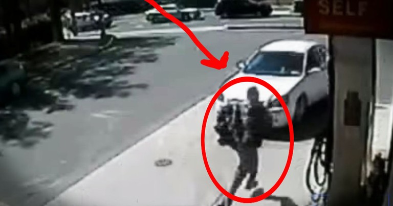 This Stranger Ran To Rescue 3 Kids, Inches from a Busy Street. At 1:15 See Why This a MIRACLE!