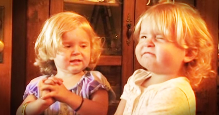 These Funny Twins Adorably Pray, And My Heart Melted--Aww!