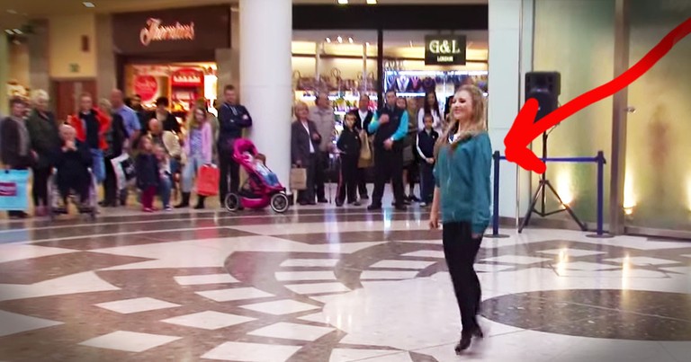 40 Irish Dancers Surprise Shoppers With Awesome Flash Mob