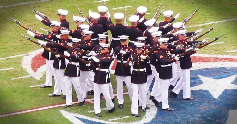 Marines' Incredible And Patriotic Silent Drill