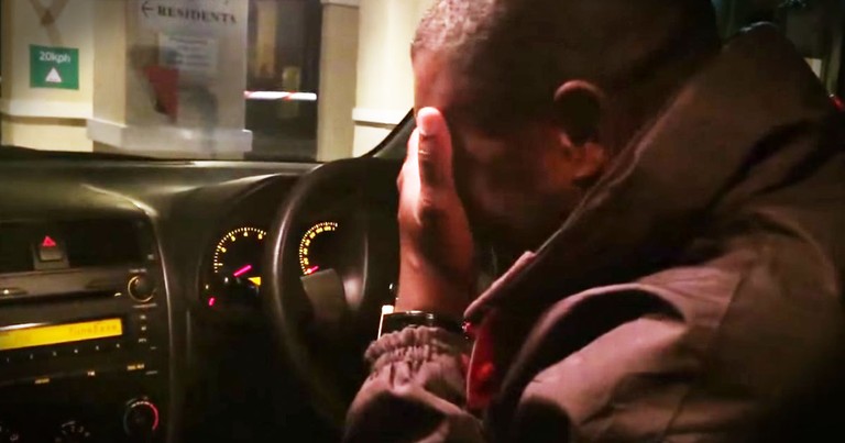 Taxi Driver Is Sobbing Over His Late Mother's Favorite Song