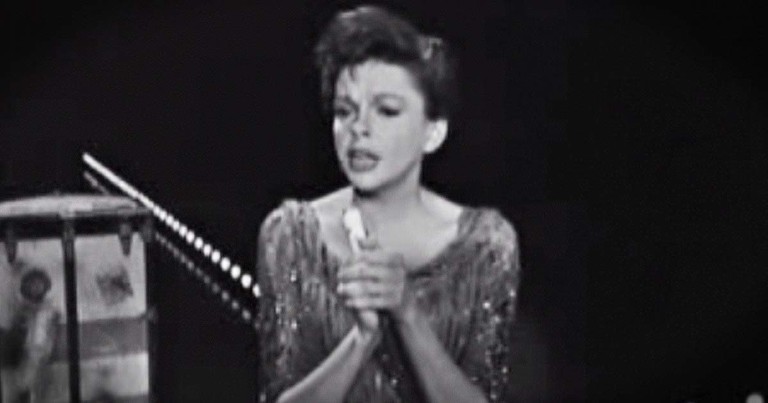 Judy Garland Singing 'The Battle Hymn Of The Republic' Will Give You Chills