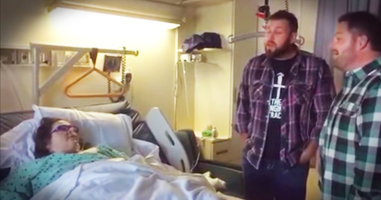 Singing Contractors Surprise Patient With 'Old Rugged Cross'