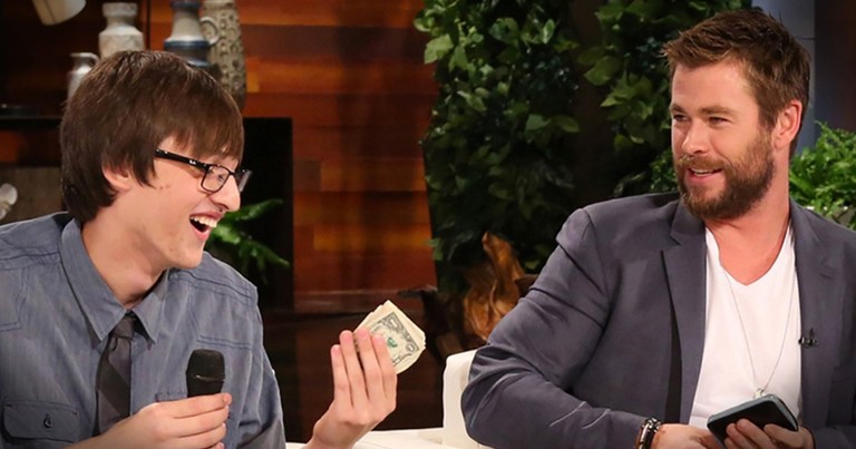 Honest Teen Returns Celeb's Wallet And Gets BIG 'Thank You'