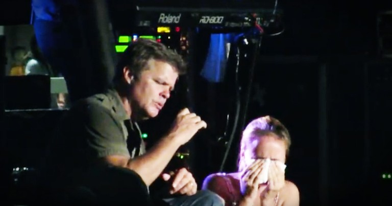 Country Stars Pull A Girl Who Just Lost Her Dad On Stage To Sing 'I'm Already There' And Everybody's