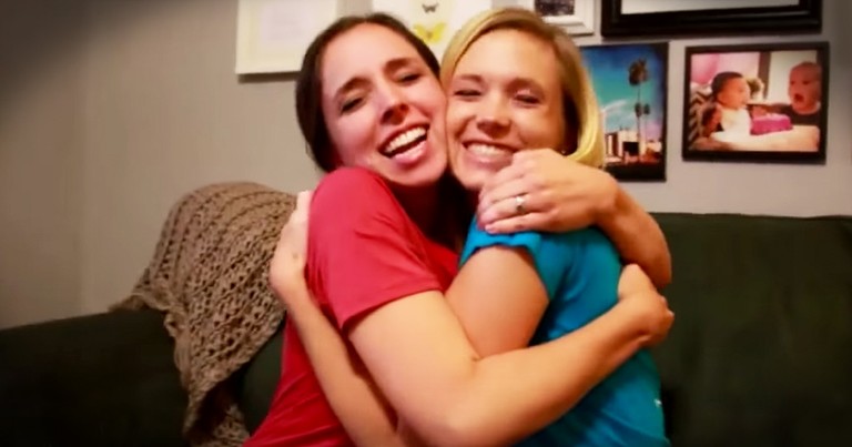 Sisters Surprise Each Other With Pregnancy News