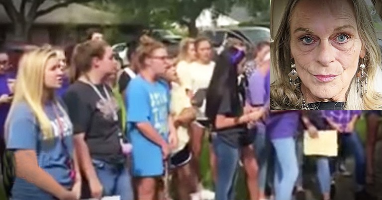 Students Sing 'Oceans' For Choir Director Minutes Before She Passes Away