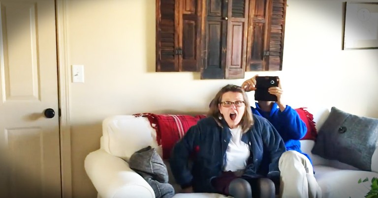 Son Flies Home To Surprise His Momma And Her Face Is Priceless