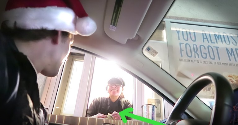 Guys Tip Fast Food Workers $100 For The Best Christmas Present