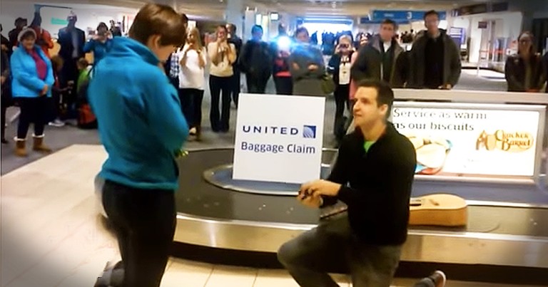 Man With Guitar Plans Sweet Proposal To His Girlfriend At The Airport