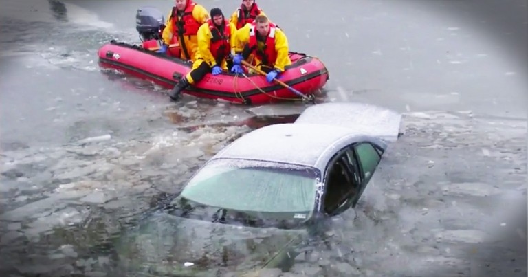 Good Samaritan Risks His Life To Rescue A Woman From A Sinking Car 