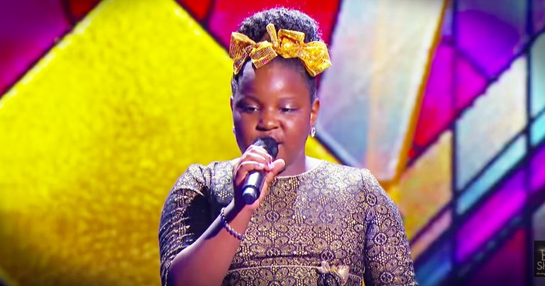 Little Worshiper With A Big Voice Wows With 'Amazing Grace'