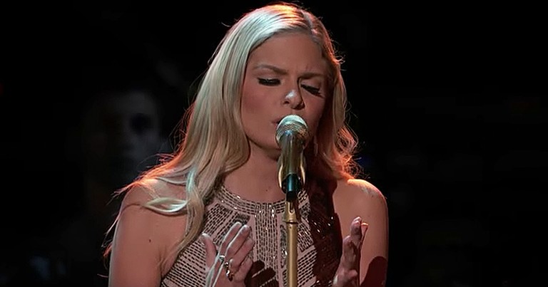 Young Woman Impresses Judges With Country Classic 'Lord, I Hope This Day Is Good'