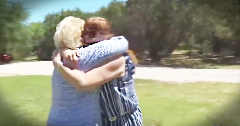 Mother And Daughter Have An Emotional Reunion After 52 Years
