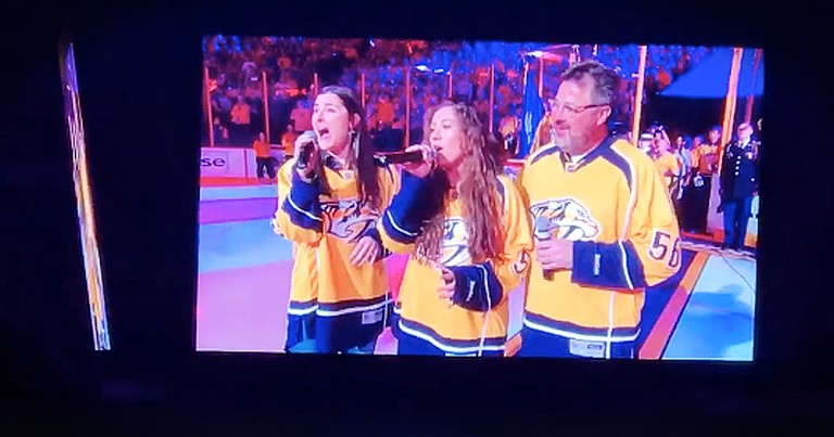 Vince Gill And Daughters Beautifully Sing The National Anthem