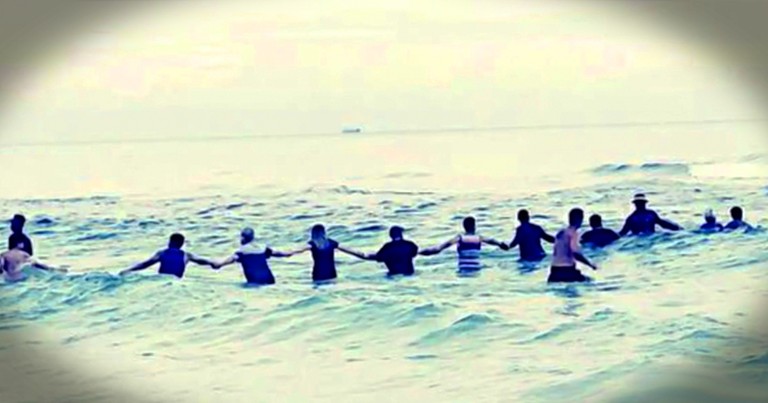 80 Person Human Chain Saves Family From Rip Current