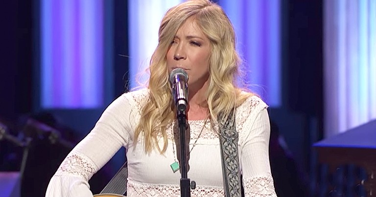Ellie Holcomb Beautifully Performs 'Red Sea Road' At The Grand Ole Opry
