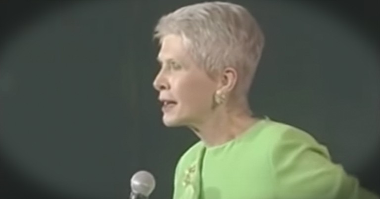 Jeanne Robertson's Try Not To Laugh Challenge