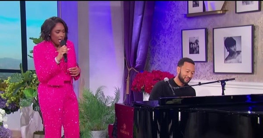 Jennifer Hudson and John Legend Team up for an Electrifying Duet of 'Bridge Over Troubled Water'