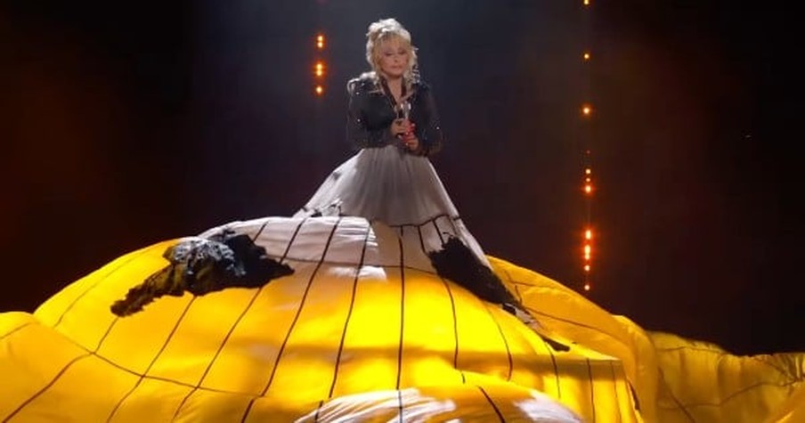 Of The ACM Awards Live Performances, Dolly Parton's  'World On Fire' Was One Of The Best