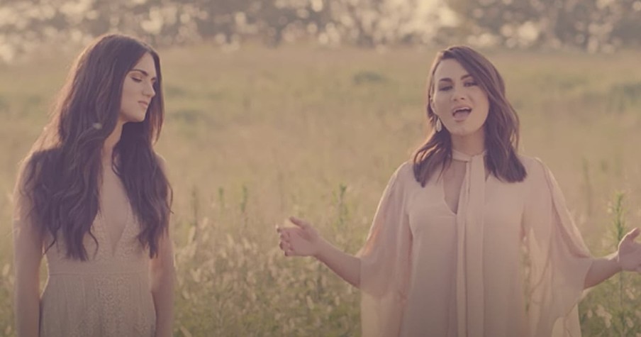 2 Sisters Lend Their Powerful Voices to a Cover of 'Back to God' by Reba McEntire That's Stunning