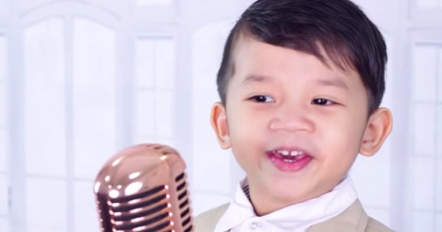 4-Year-Old Sings 'Amazing Grace (My Chains Are Gone)' And His Voice Is A Light In Dark Times