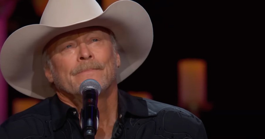 Alan Jackson Performs Lovely Tribute To Loretta Lynn With 'Where Her Heart Has Always Been'