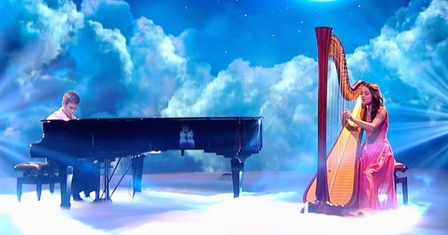 2 Incredibly Talented Children Perform 'Fly Me To The Moon' By Frank Sinatra And It's Amazing