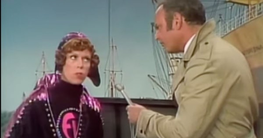 Carol Burnett Loses It As The 'Houdini's Daughter' Sketch Goes Hilariously Awry