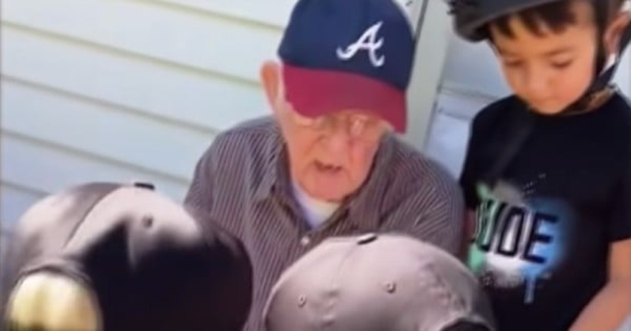 Tiny 'Strangers' Ring His Bell Every Day And It Brings A Lonely Man With Dementia So Much Joy