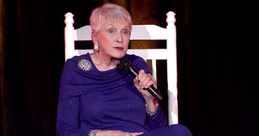 Jeanne Robertson Shares A Funny Story about Son Beaver from His Time at Elon University