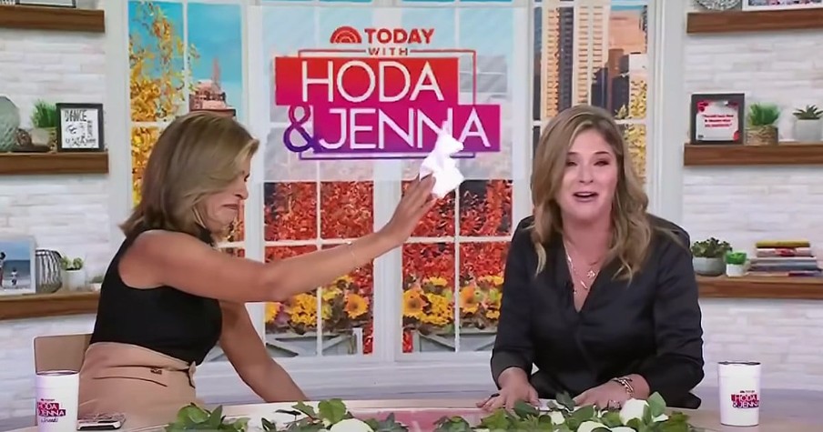 Jenna Bush Hager Says Hoda Kotb Changed Her Life And Tears Up While Telling The Story