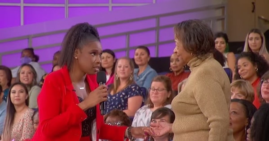 Jennifer Hudson Sings 'Jesus Promised Me A Home Over There' And Leaves Audience In Tears