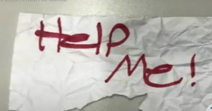 Quick-Thinking 13-Year-Old Escapes a Horrible Situation by Holding up a Sign Reading 'Help Me'