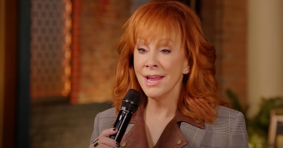 Reba McEntire Belts Out The Words To 'How Great Thou Art' And It's Some Powerful Worship