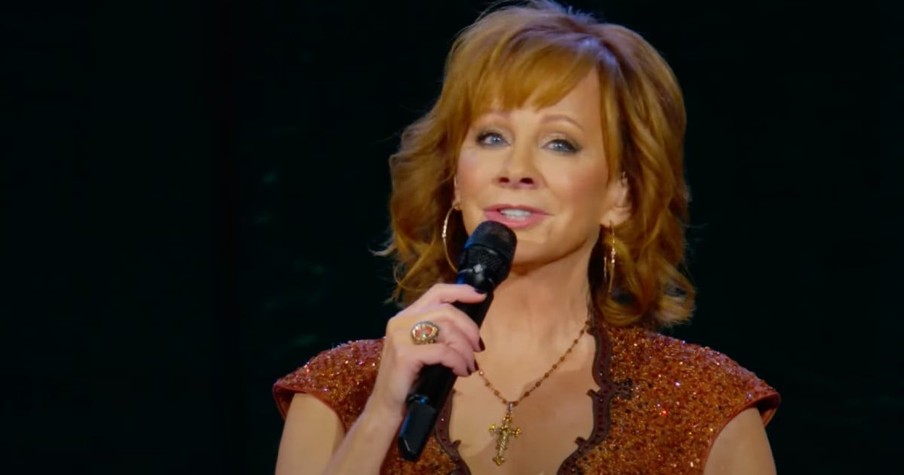 Praise The Lord Along With Reba McEntire As She Belts Out The Words To 'I'll Fly Away'