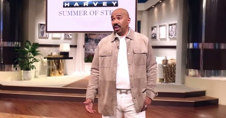 Steve Harvey Gets Wind Of A Terminally Ill Family Feud Contestant And Reaches Into His Pocket