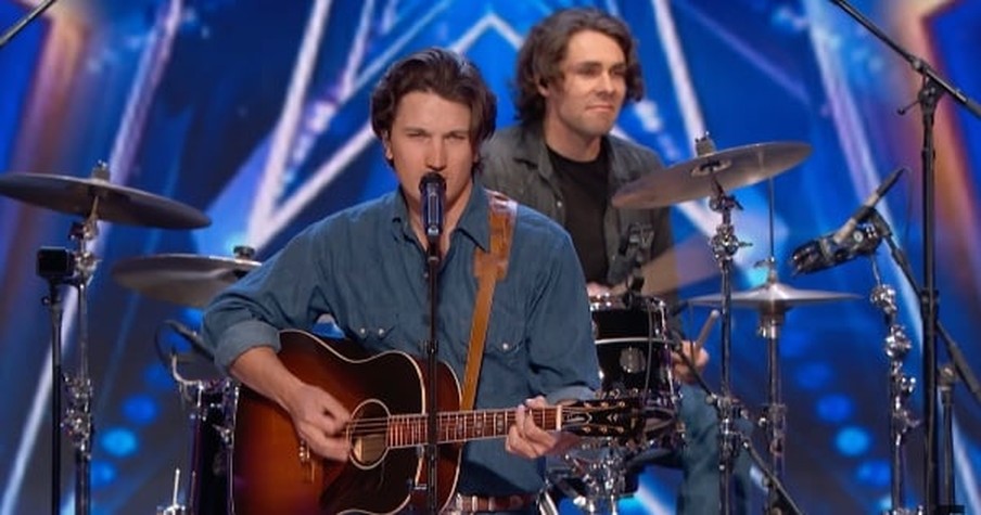 Singer From Texas Wows With Audition On AGT And Is Dubbed The Elvis Of Country