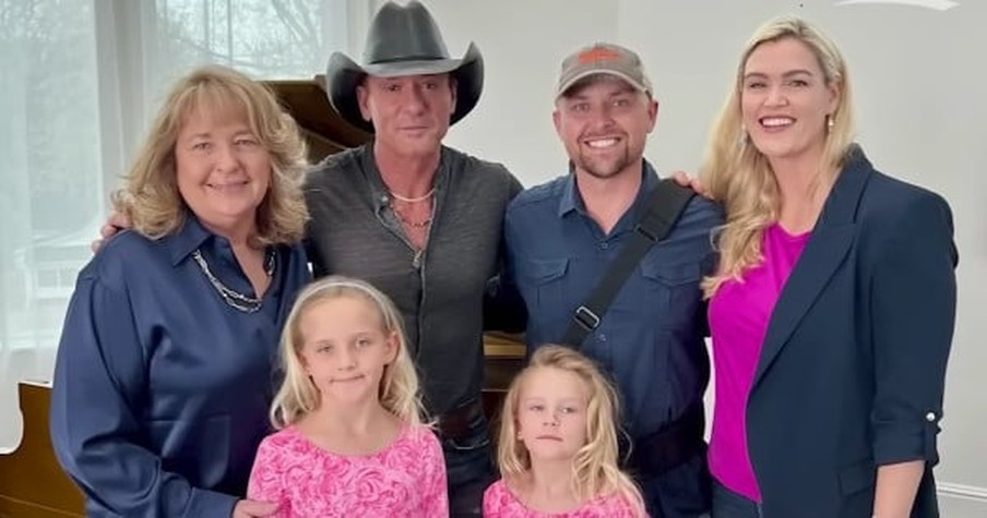 Tim McGraw And Dad Dying Of Cancer Record A Special Song For The Man's Daughters