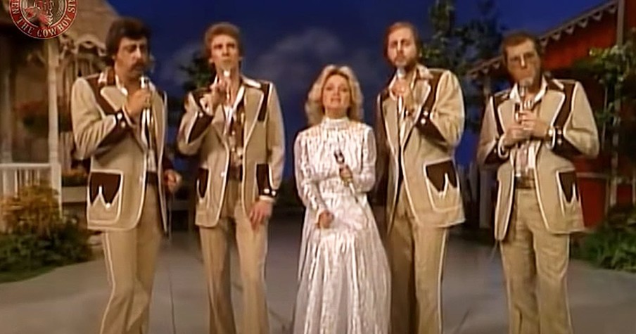 Throwback Of Barbara Mandrell And The Statler Brothers With 'Amazing Grace'