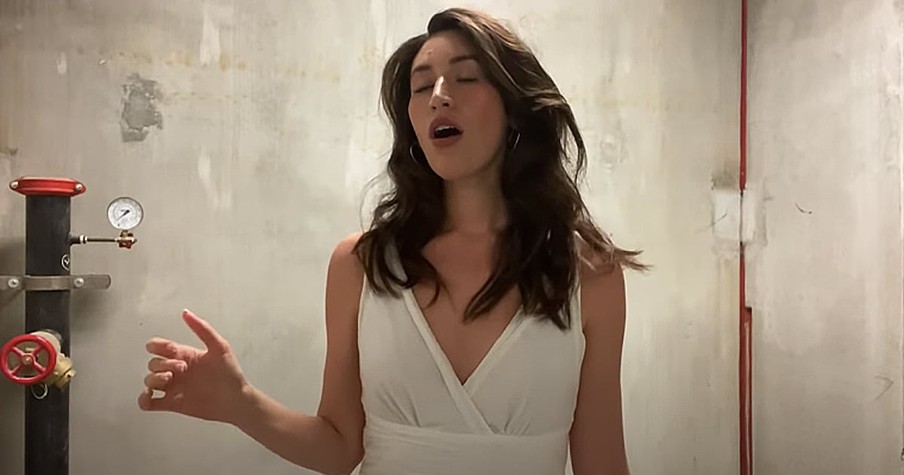 Hauntingly Beautiful Music Fills The Stairwell As Viral Sensation Lauren Paley Belts Out 'Ave Maria'