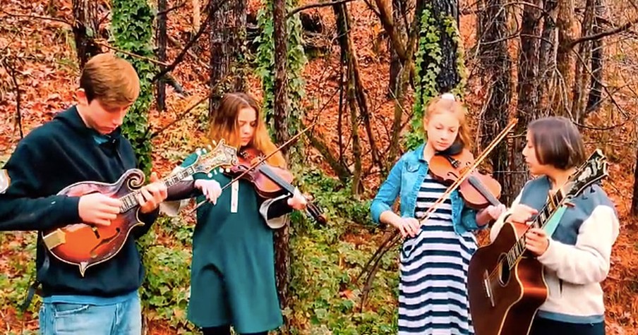 The Cotton Pickin' Kids Performs The Upbeat Hymn, 'I'll Fly Away', And It's Bluegrass Heaven