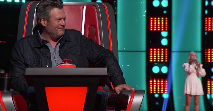 All Four Judges On The Voice Turn For Country Rendition Of 'You Are My Sunshine'