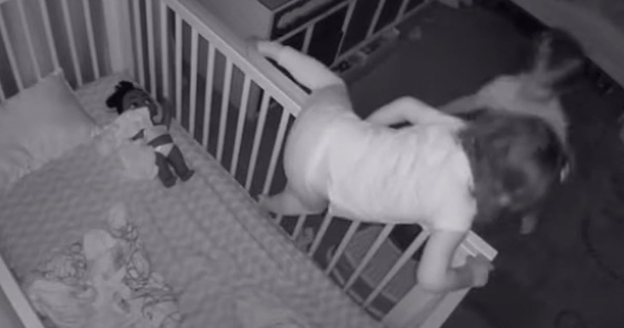 Big Brother Helps Baby Sister Climb Out Of The Crib In Touching Video